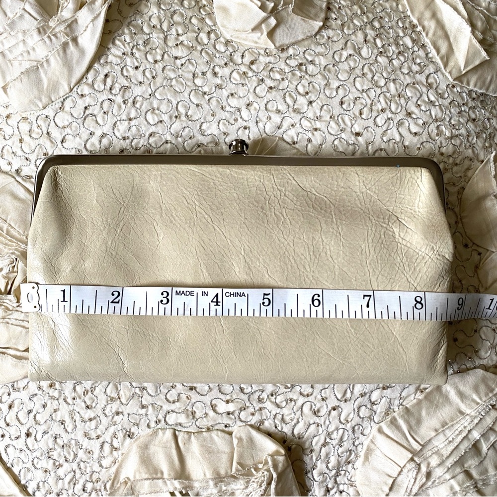 HOBO Lauren Cream Ivory Off White Multiple Compartments Clutch Cardhold Wallet - Picture 5 of 16